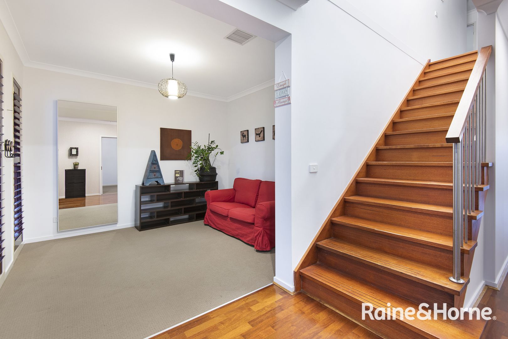 21 Wiltshire Avenue, Cranbourne East VIC 3977, Image 2