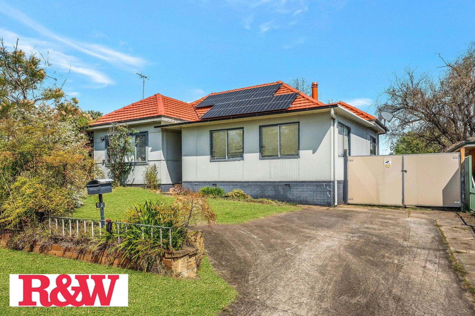 3 bedrooms House in 63 Bradbury Avenue CAMPBELLTOWN NSW, 2560