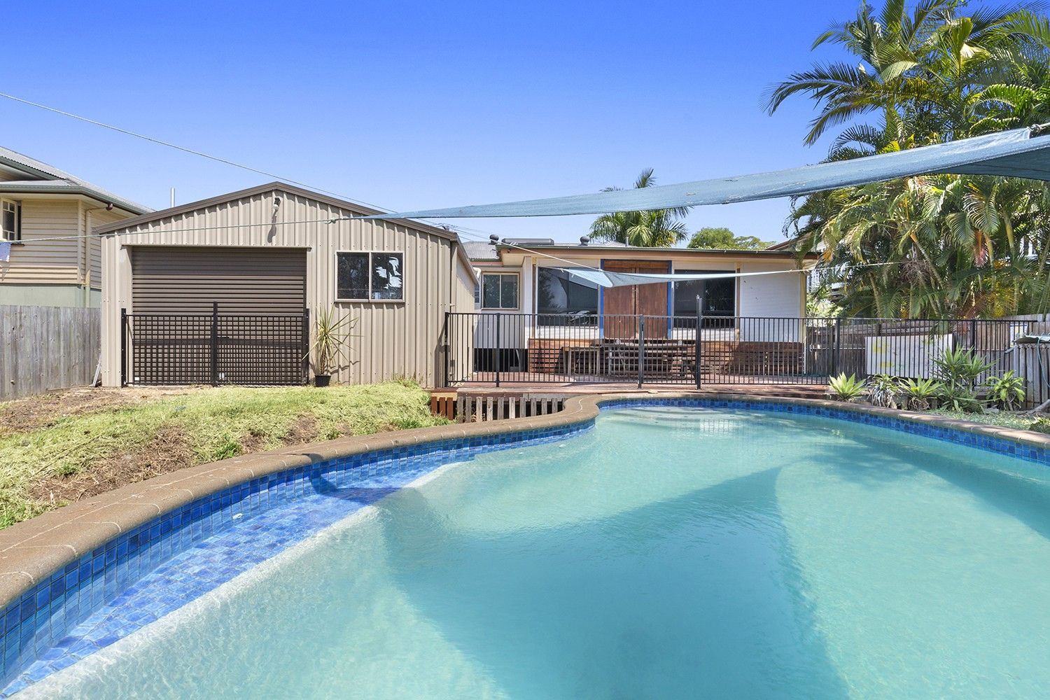 10 Brecknell Street, The Range QLD 4700, Image 2