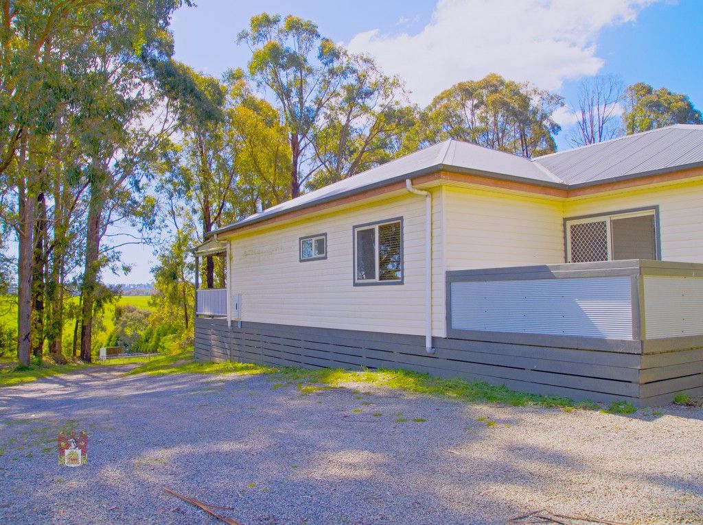 13 James Street, Kinglake VIC 3763, Image 2