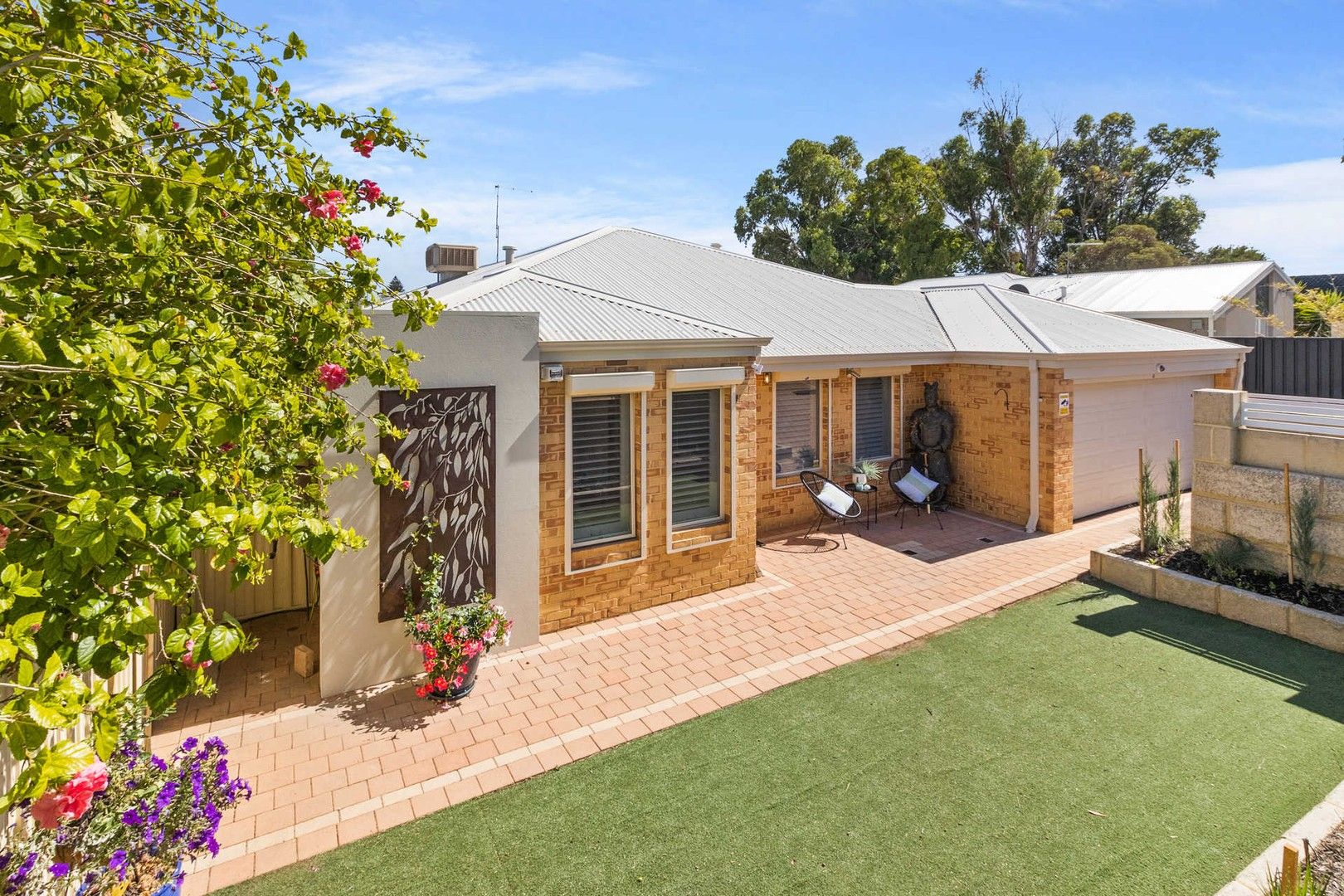 4 bedrooms House in 51 Mullaloo Drive MULLALOO WA, 6027