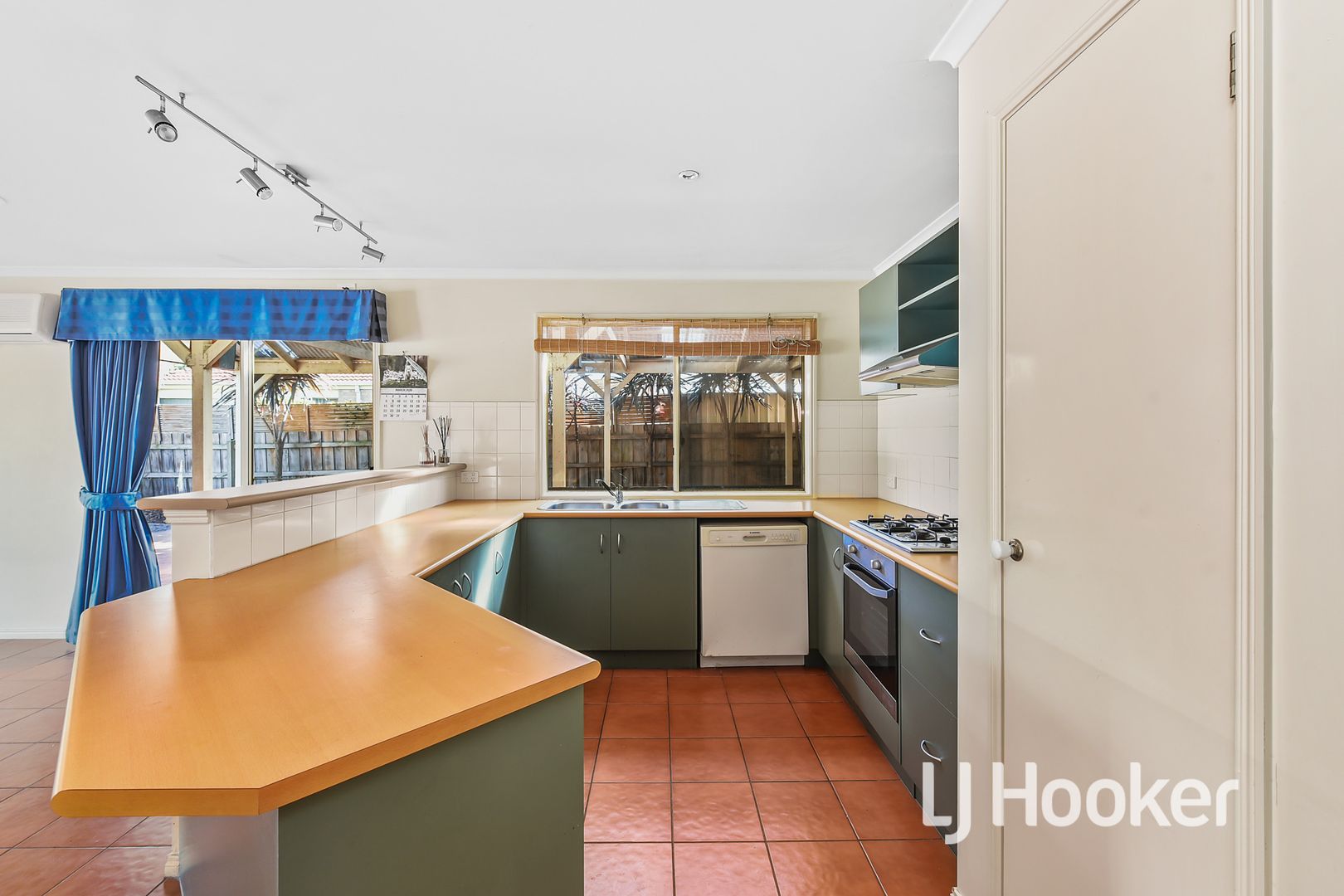 4 Mahogany Court, Pakenham VIC 3810, Image 2