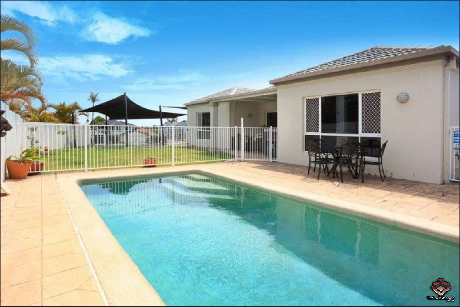 5 bedrooms House in 4 Cherry Alder Court ARUNDEL QLD, 4214