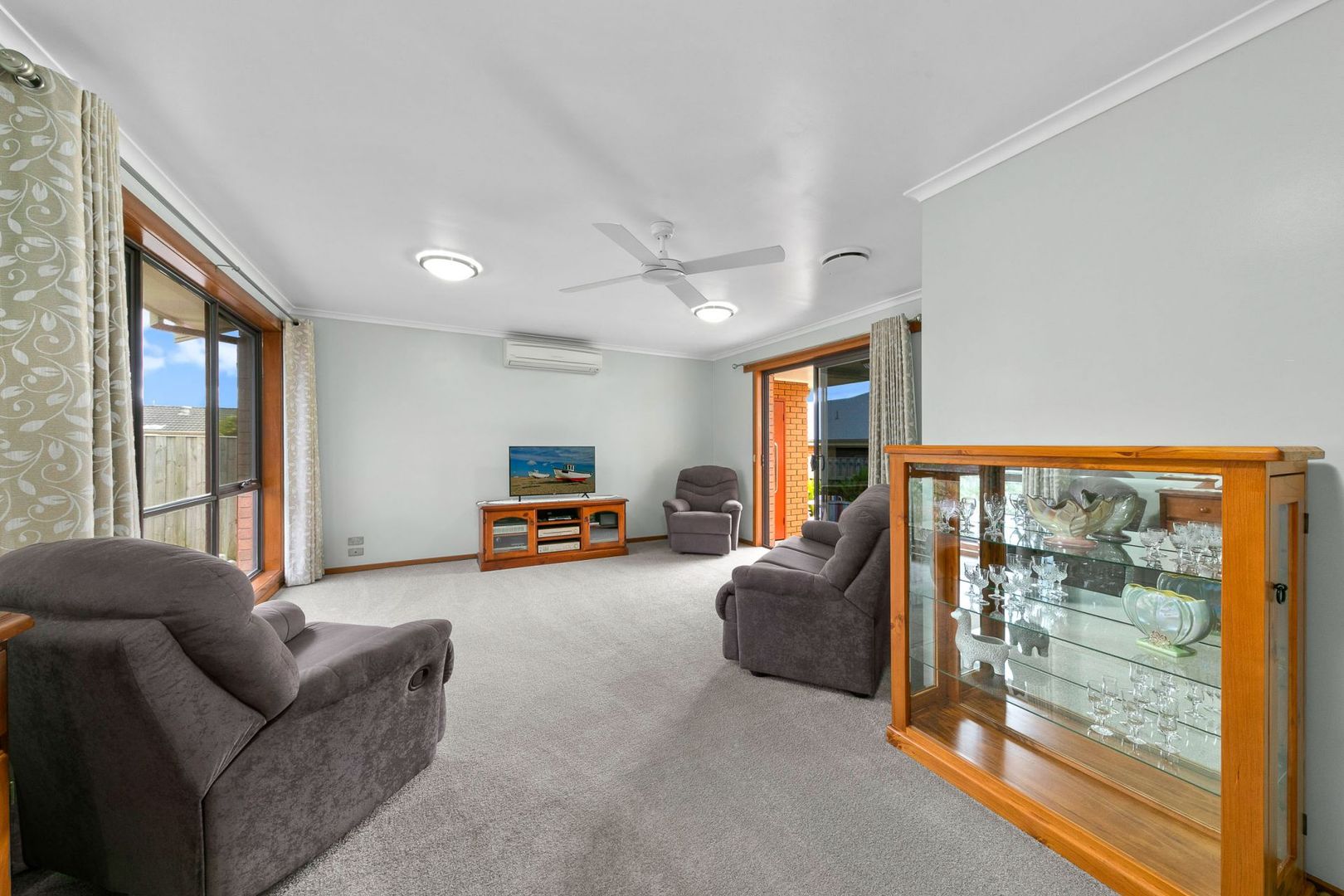 3/8 Hopetoun Road, Drouin VIC 3818, Image 2