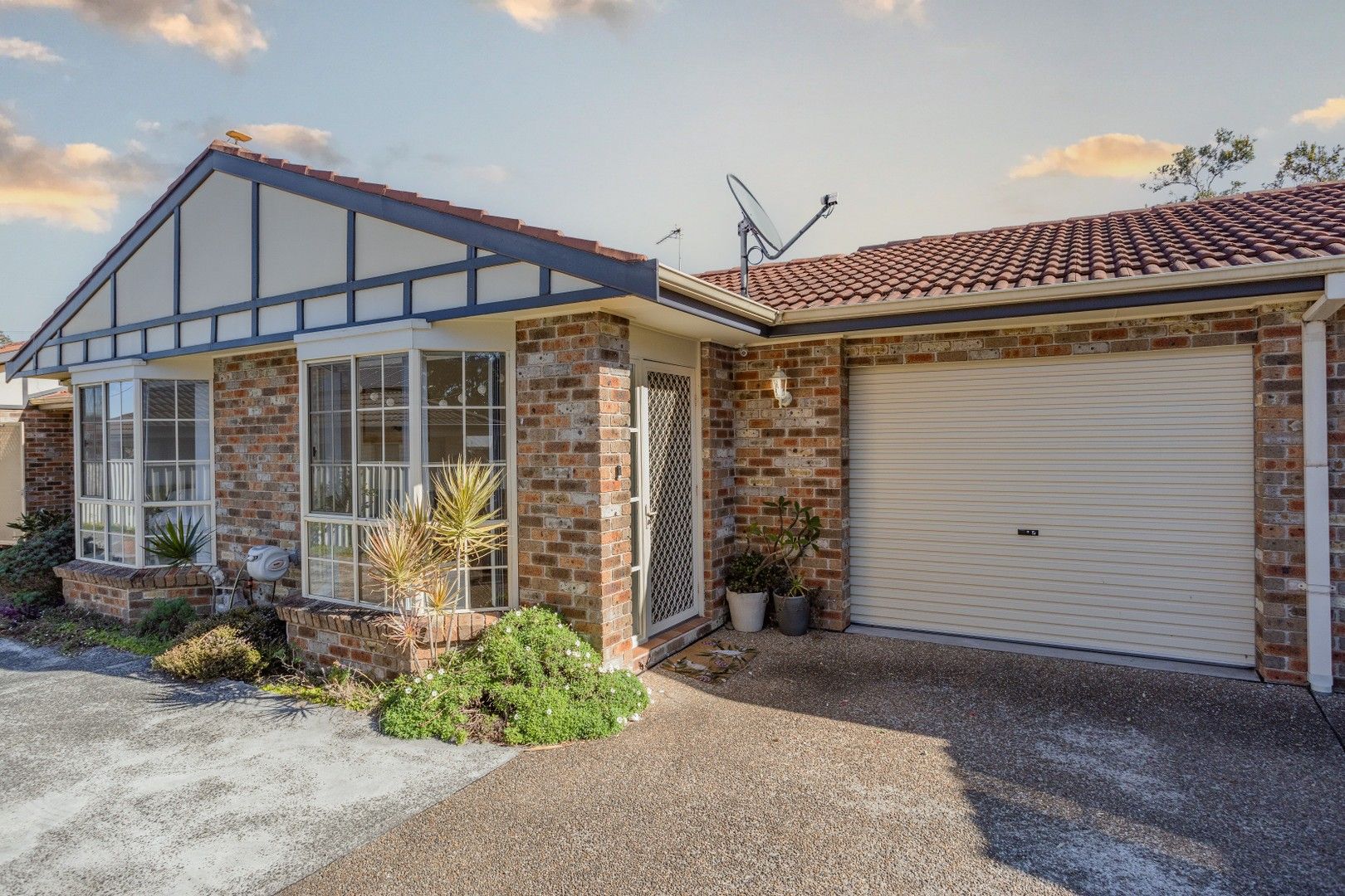 2 bedrooms Villa in 2/16 Thalassa Avenue EAST CORRIMAL NSW, 2518