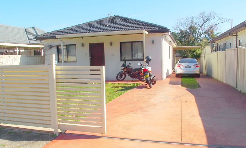 5 bedrooms House in 29 Laura St AUBURN NSW, 2144