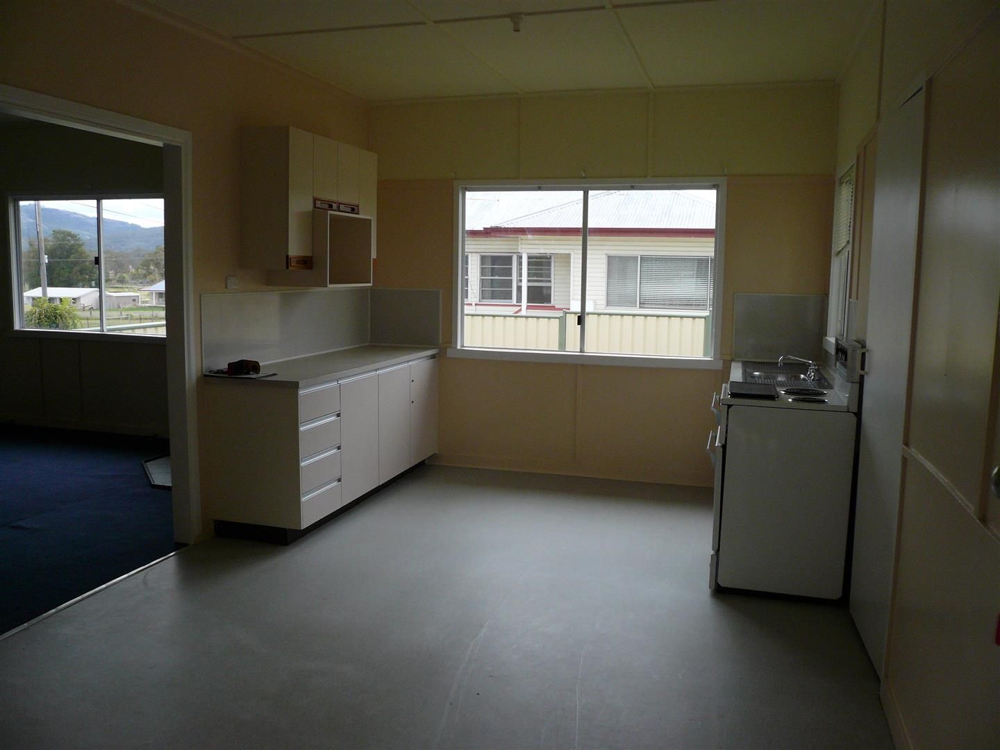 27 Barawell Street, Wallangarra QLD 4383, Image 1