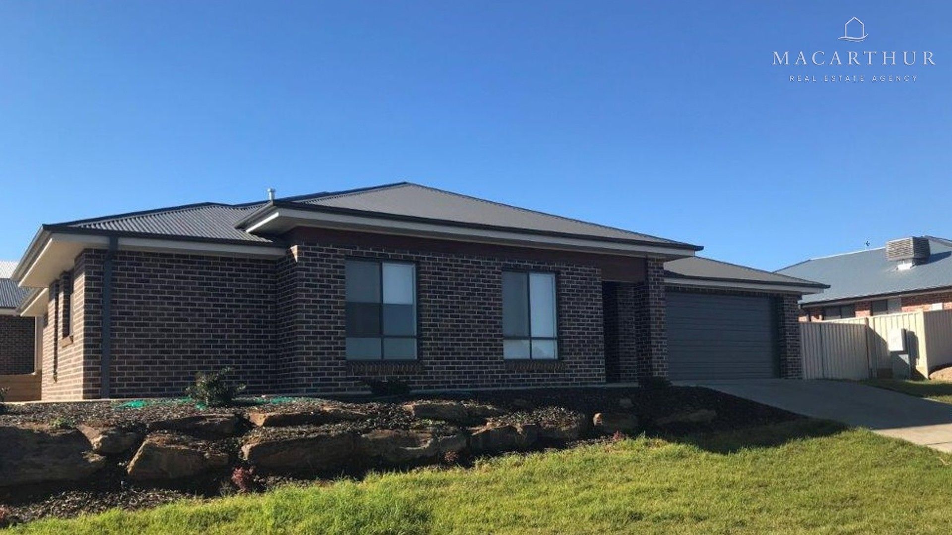 3 bedrooms Apartment / Unit / Flat in 1/56 Ross Parkway GOBBAGOMBALIN NSW, 2650