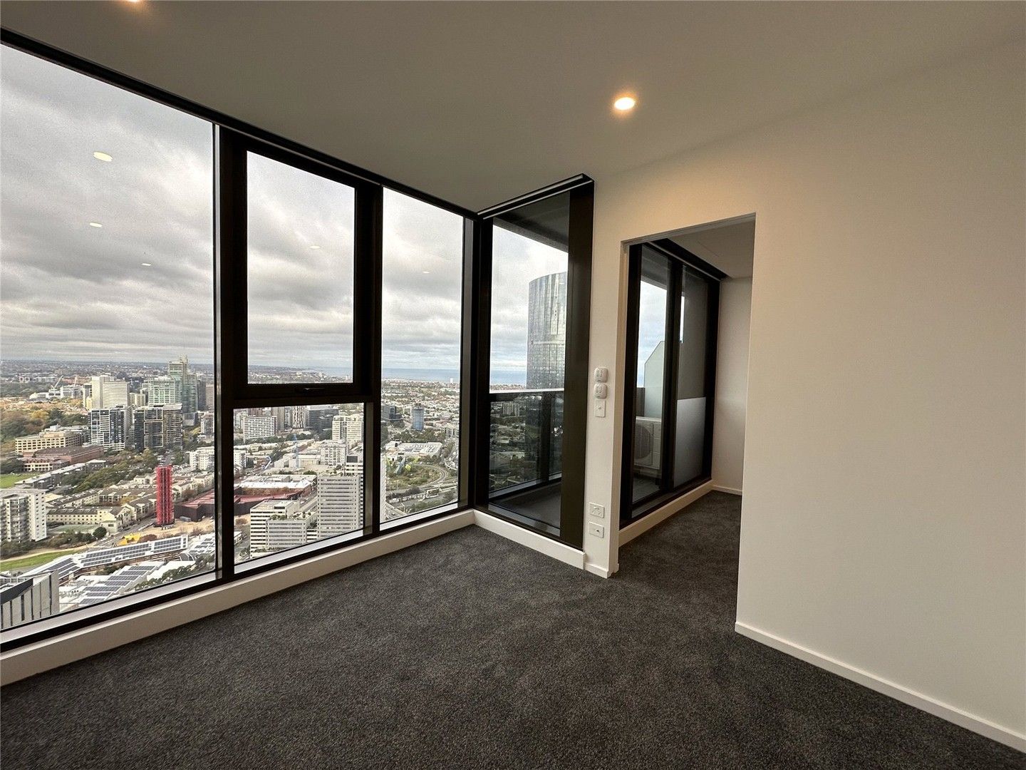1 bedrooms Apartment / Unit / Flat in 4602/81 City Road SOUTHBANK VIC, 3006