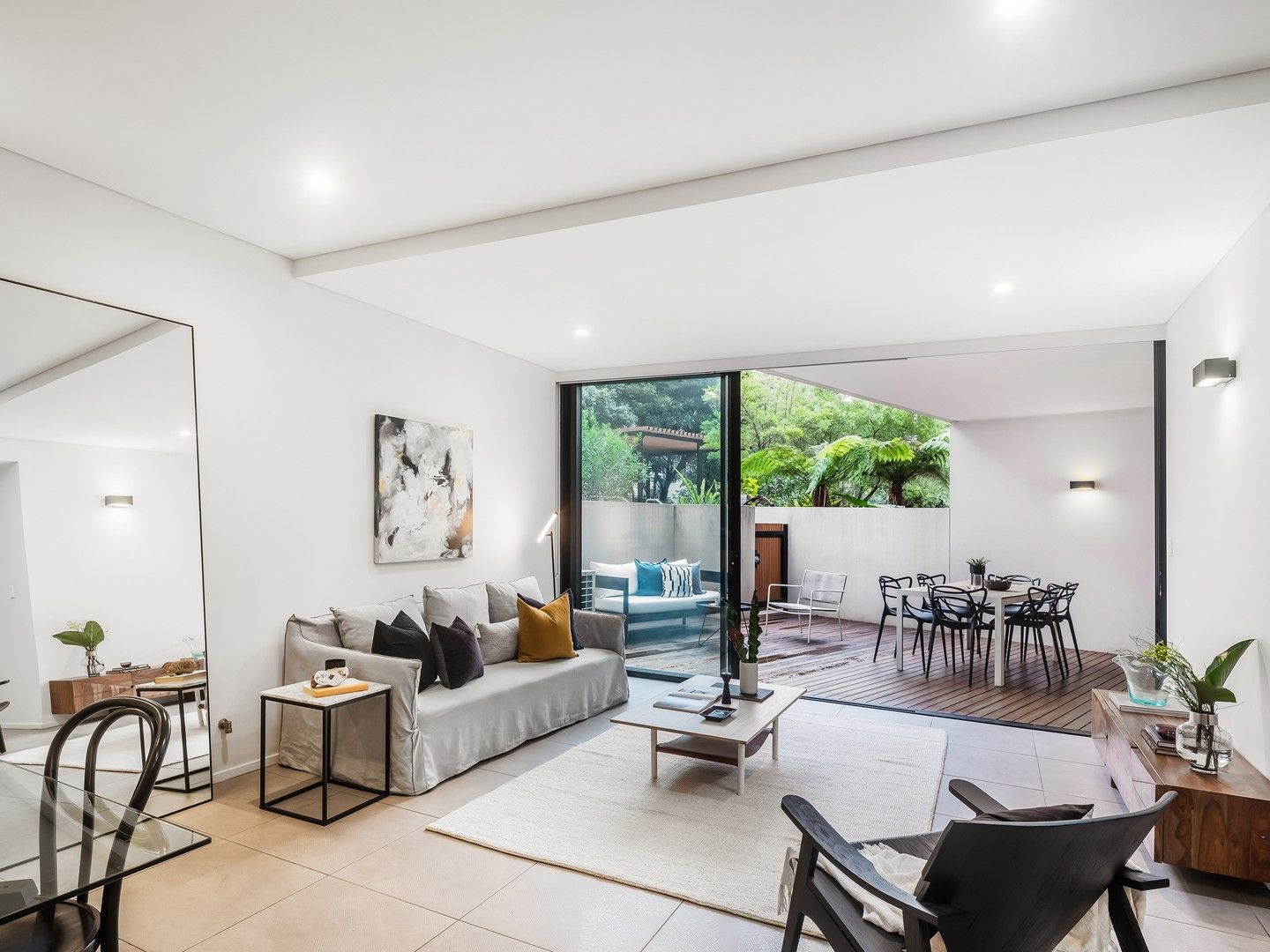 2 bedrooms Apartment / Unit / Flat in 102/5-11 Pyrmont Bridge Road CAMPERDOWN NSW, 2050