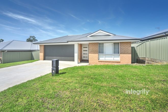 Picture of 7 Manoora Way, NOWRA NSW 2541