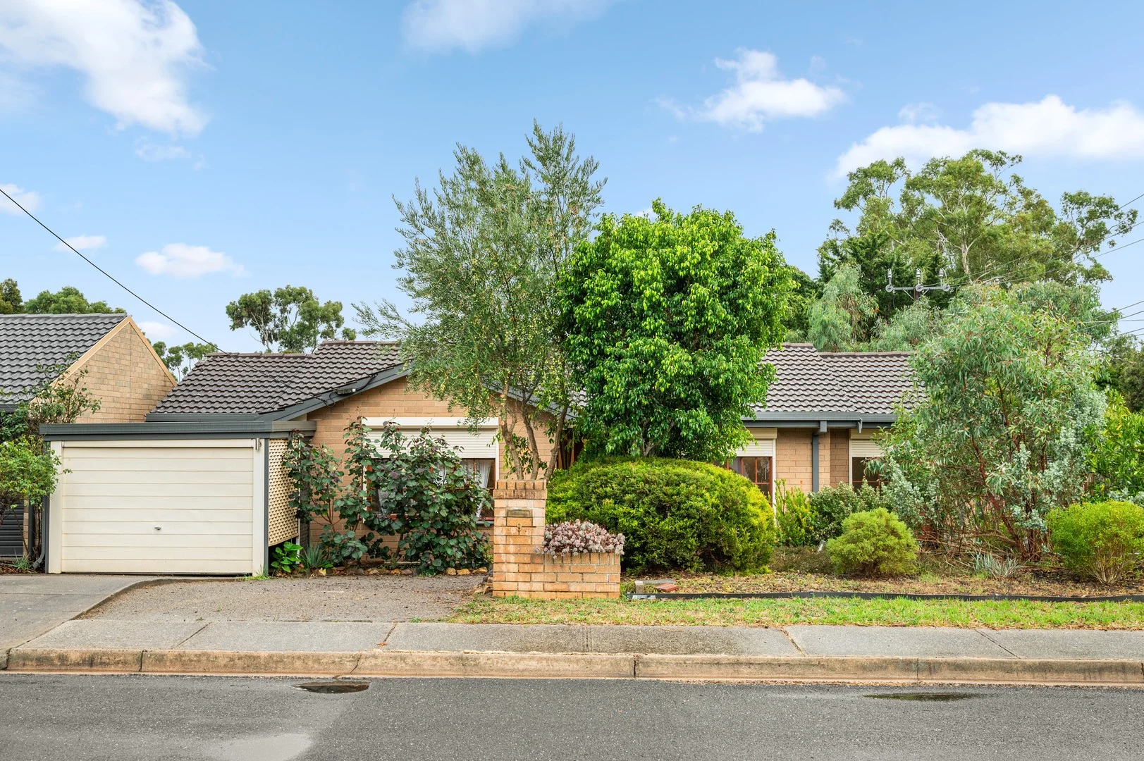 9 Barrdickson Crescent, Happy Valley SA 5159