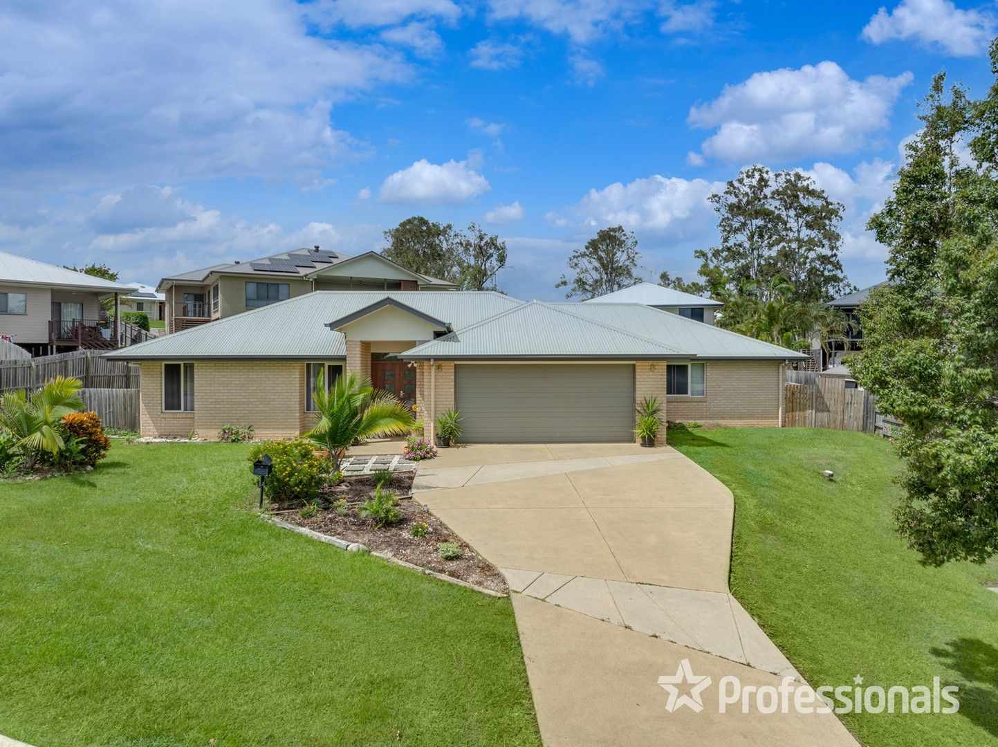 12 Vista Close, Southside QLD 4570, Image 0