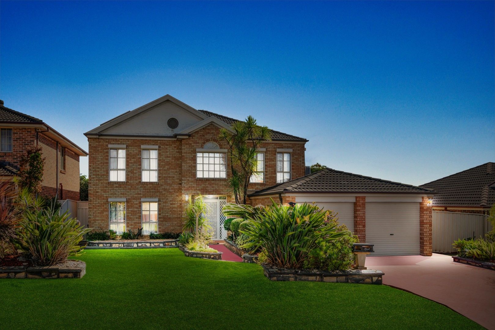 5 bedrooms House in 5 Wellesley Place GREEN VALLEY NSW, 2168