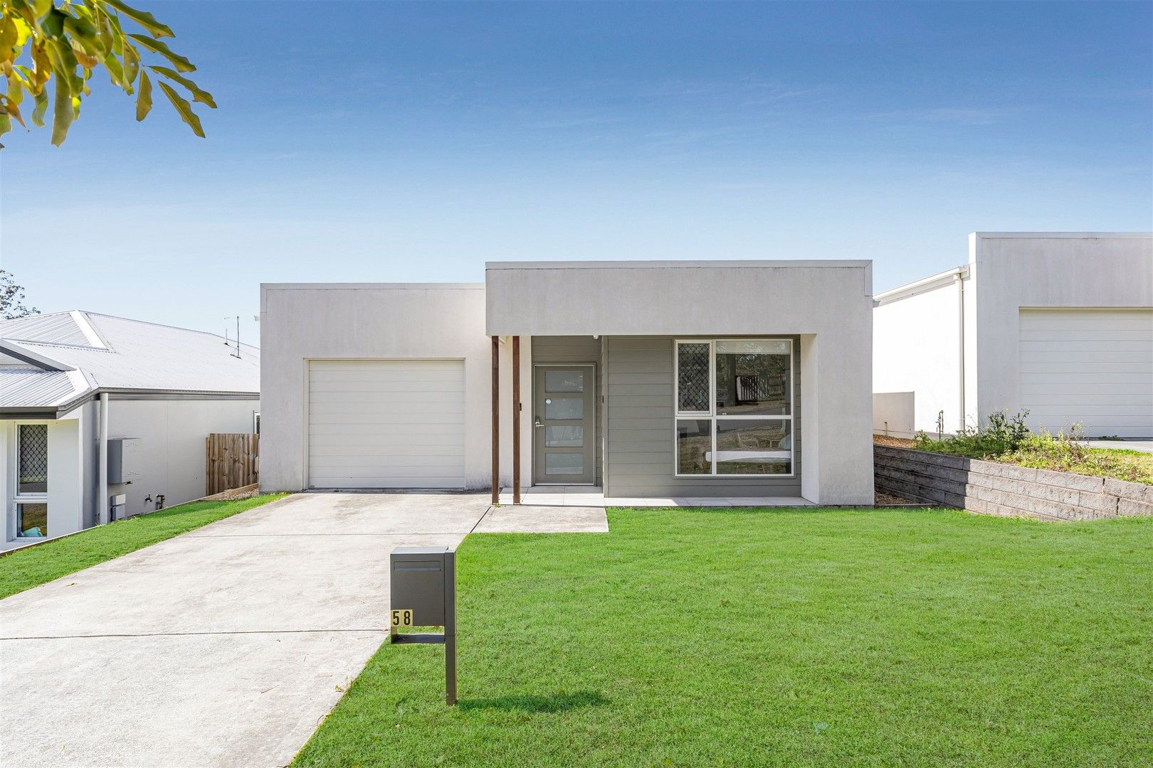 3 bedrooms House in 58 North High Street BRASSALL QLD, 4305