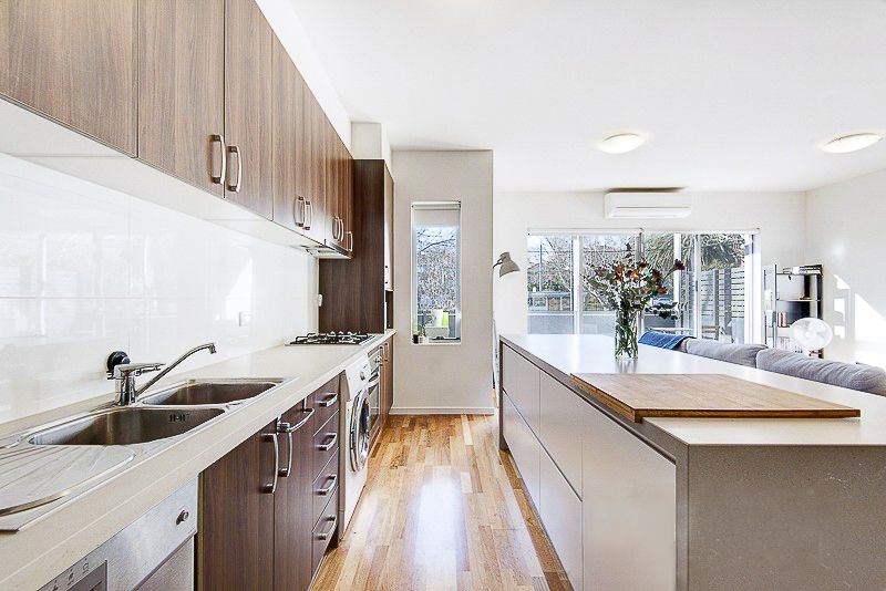 2 bedrooms Apartment / Unit / Flat in 3/374 Dandenong Road CAULFIELD NORTH VIC, 3161