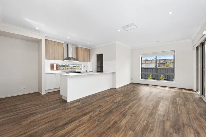 Additional image 3 of 72 Cinnamon Drive, Lake Gardens VIC 3355