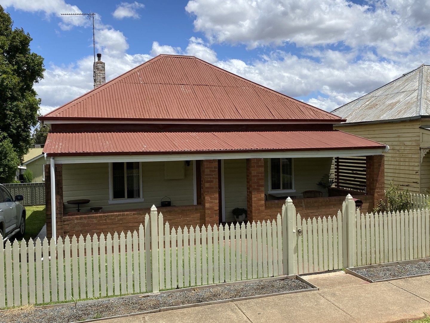 3 bedrooms House in 104 Clarinda Street PARKES NSW, 2870