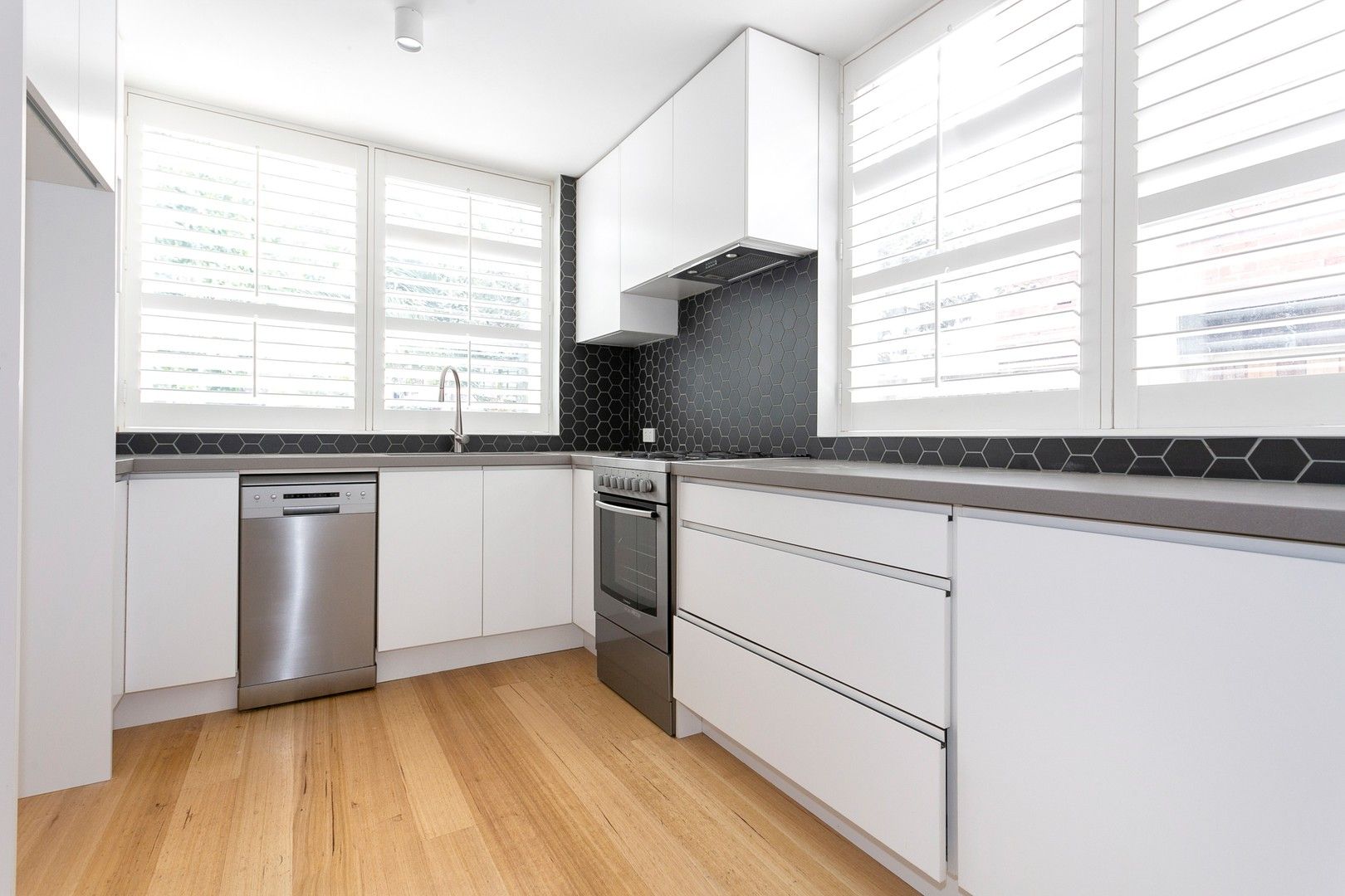 2 bedrooms Apartment / Unit / Flat in 2/566 Glenferrie Road HAWTHORN VIC, 3122