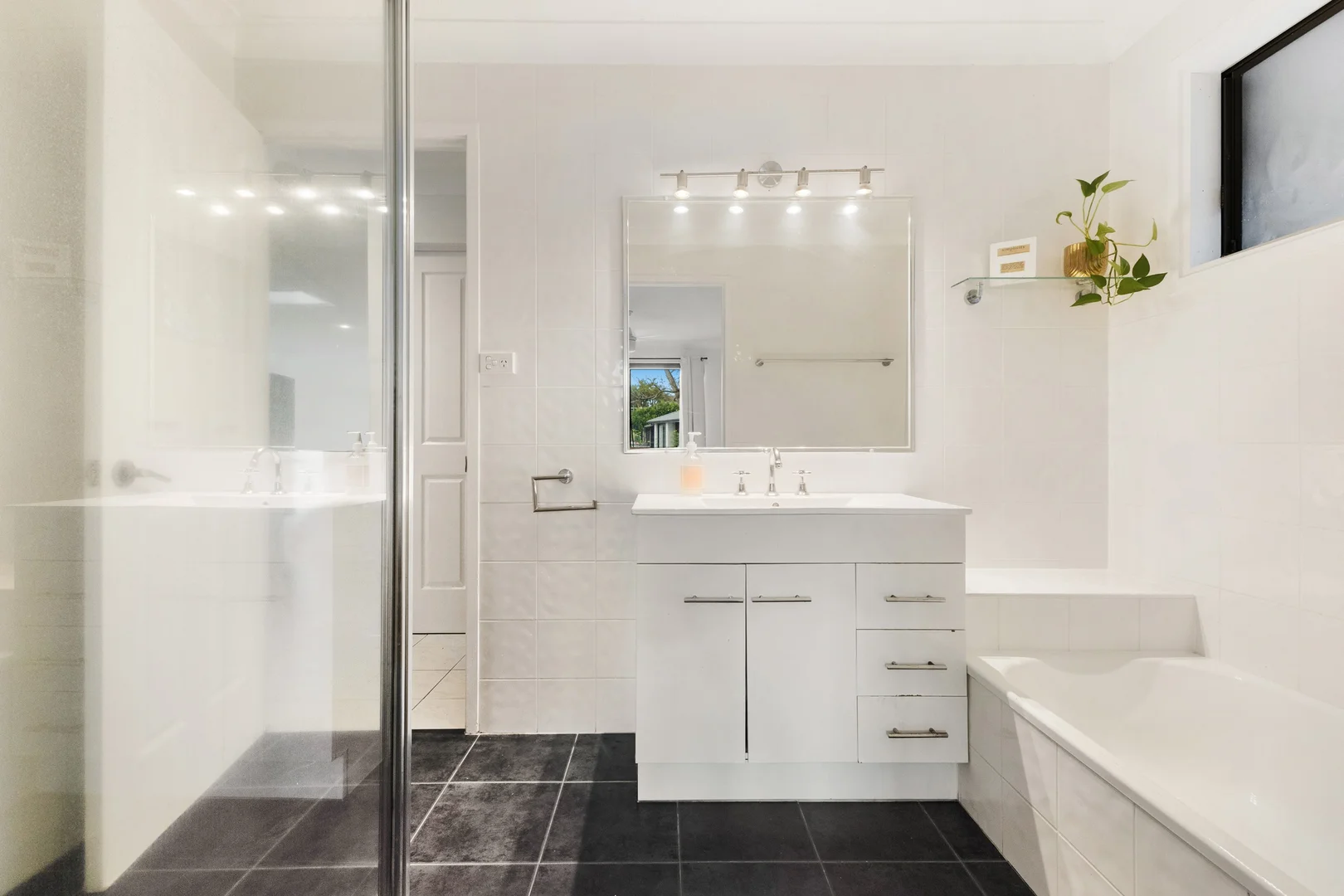 Additional image 15 of 26 Pappas Way, Carrara QLD 4211