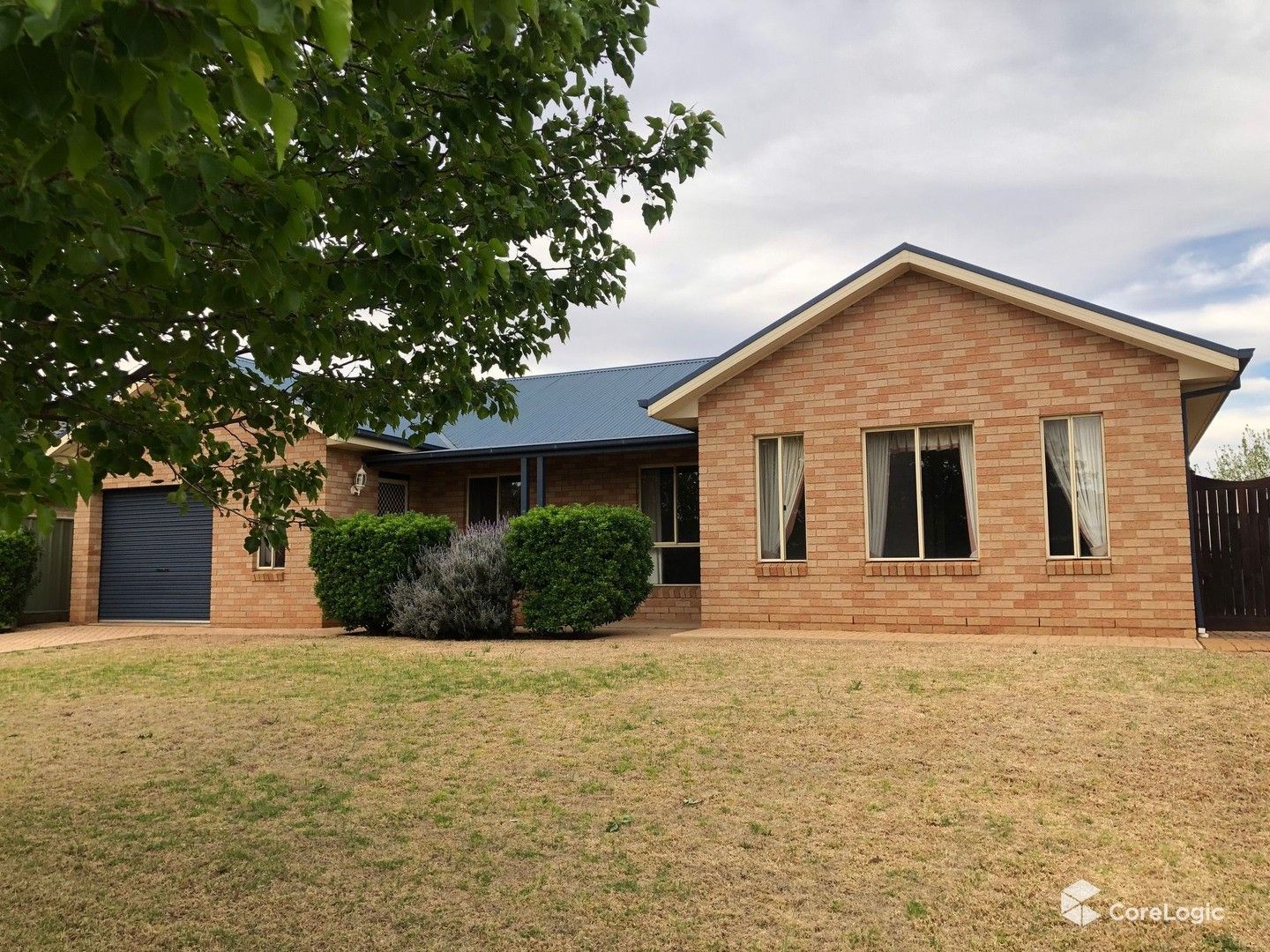 3 bedrooms House in 6 Lachlan Way DUBBO NSW, 2830