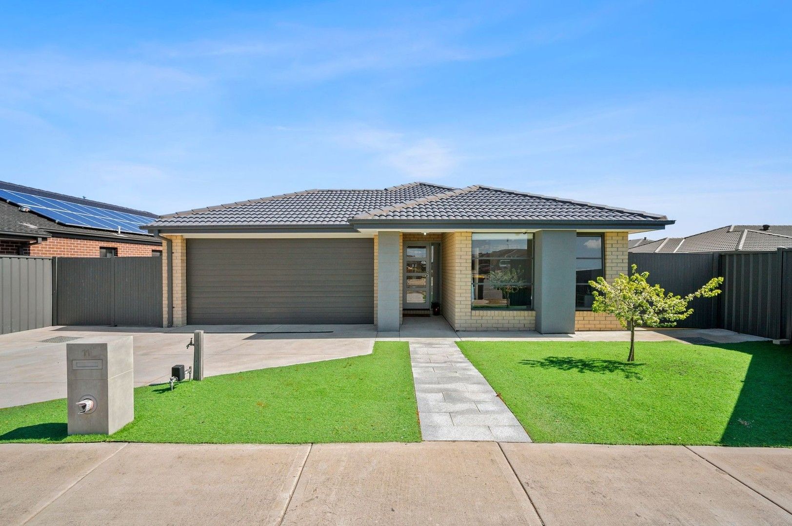 4 bedrooms House in 11 Wispering Circuit KILMORE VIC, 3764