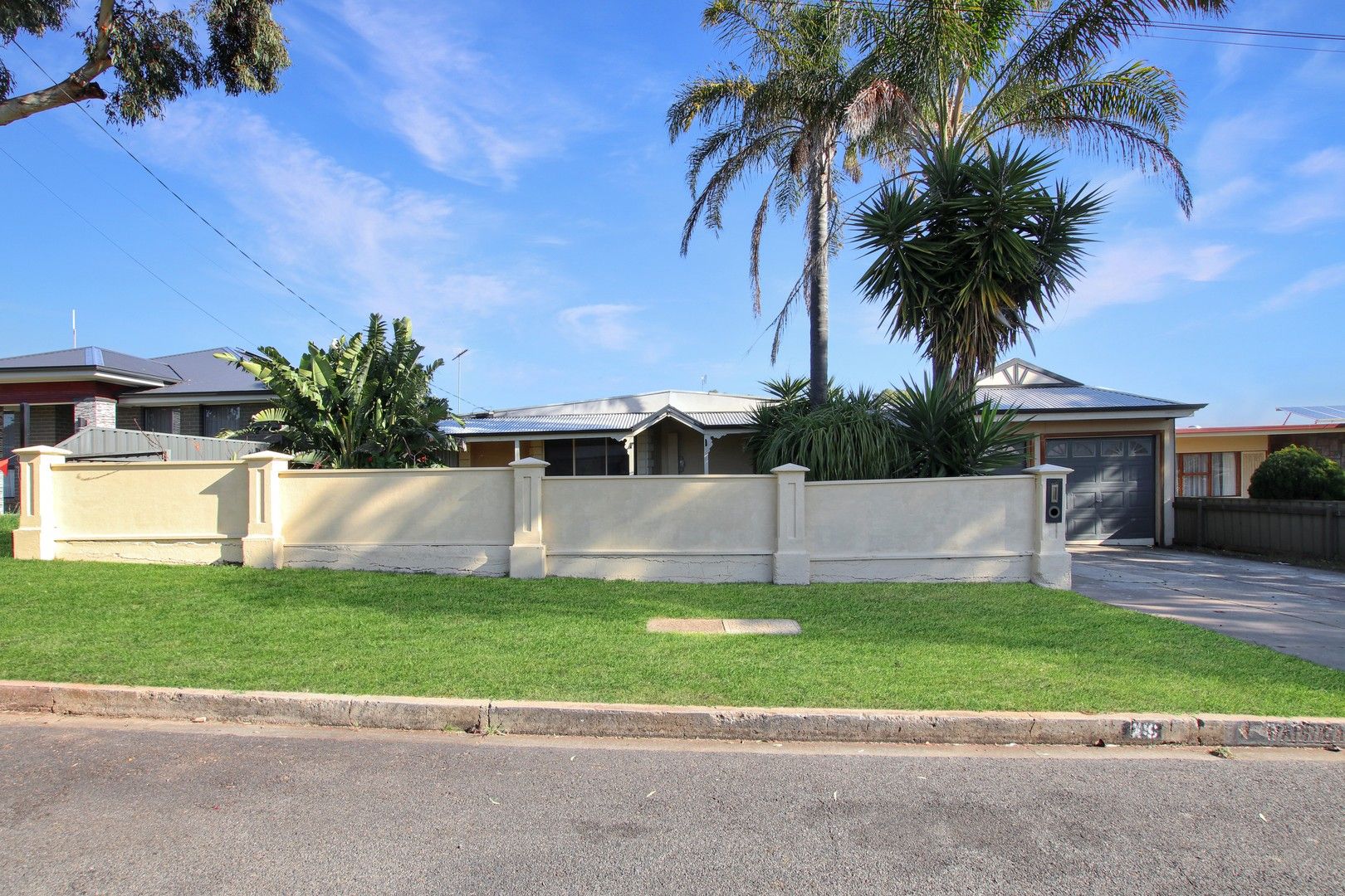 5 bedrooms House in 29 Warrigal Street PARA HILLS SA, 5096