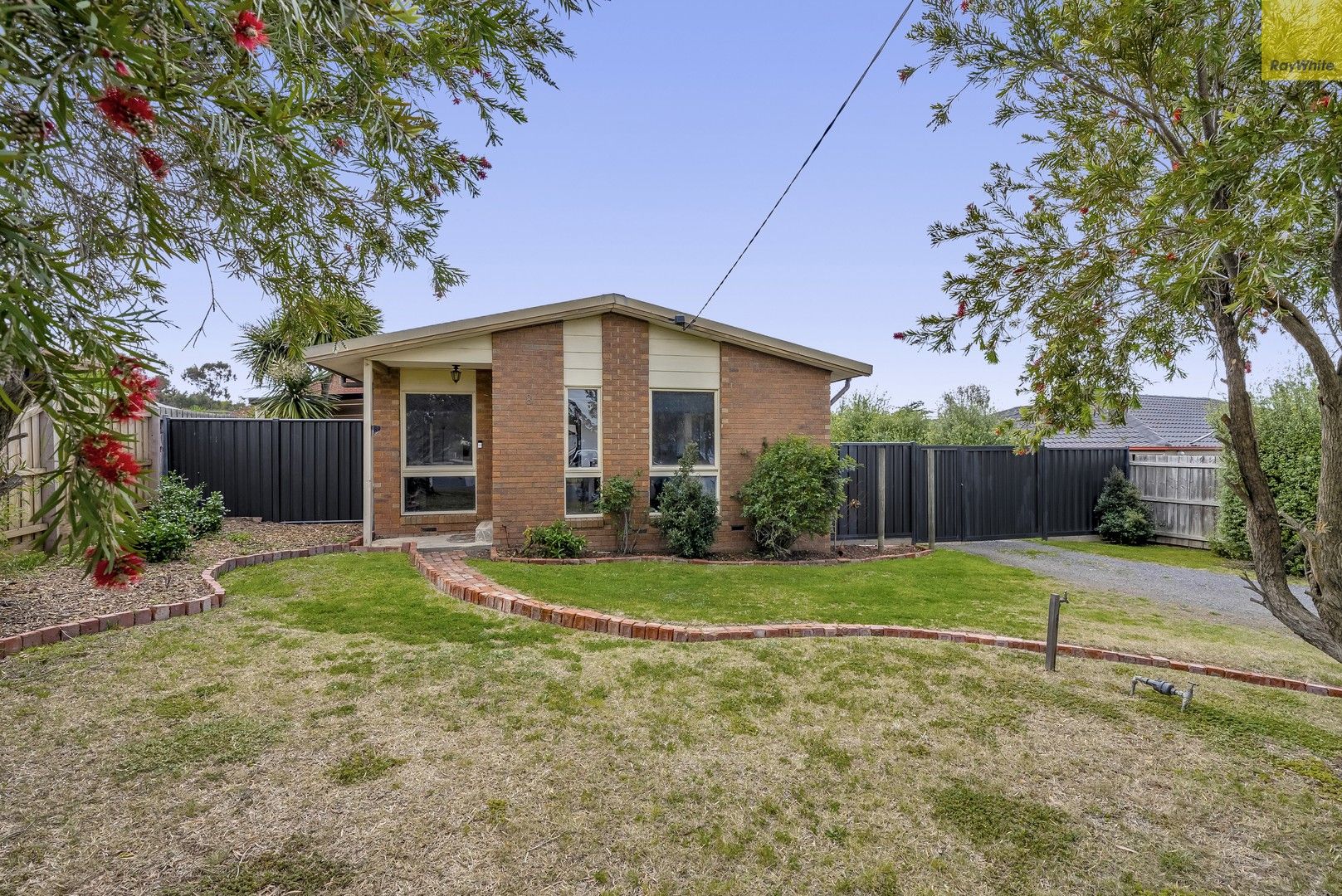 3 bedrooms House in 8 Nathan Drive DARLEY VIC, 3340