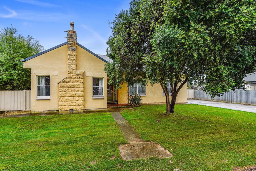 15 Riddoch St, Penola SA 5277, Image 0