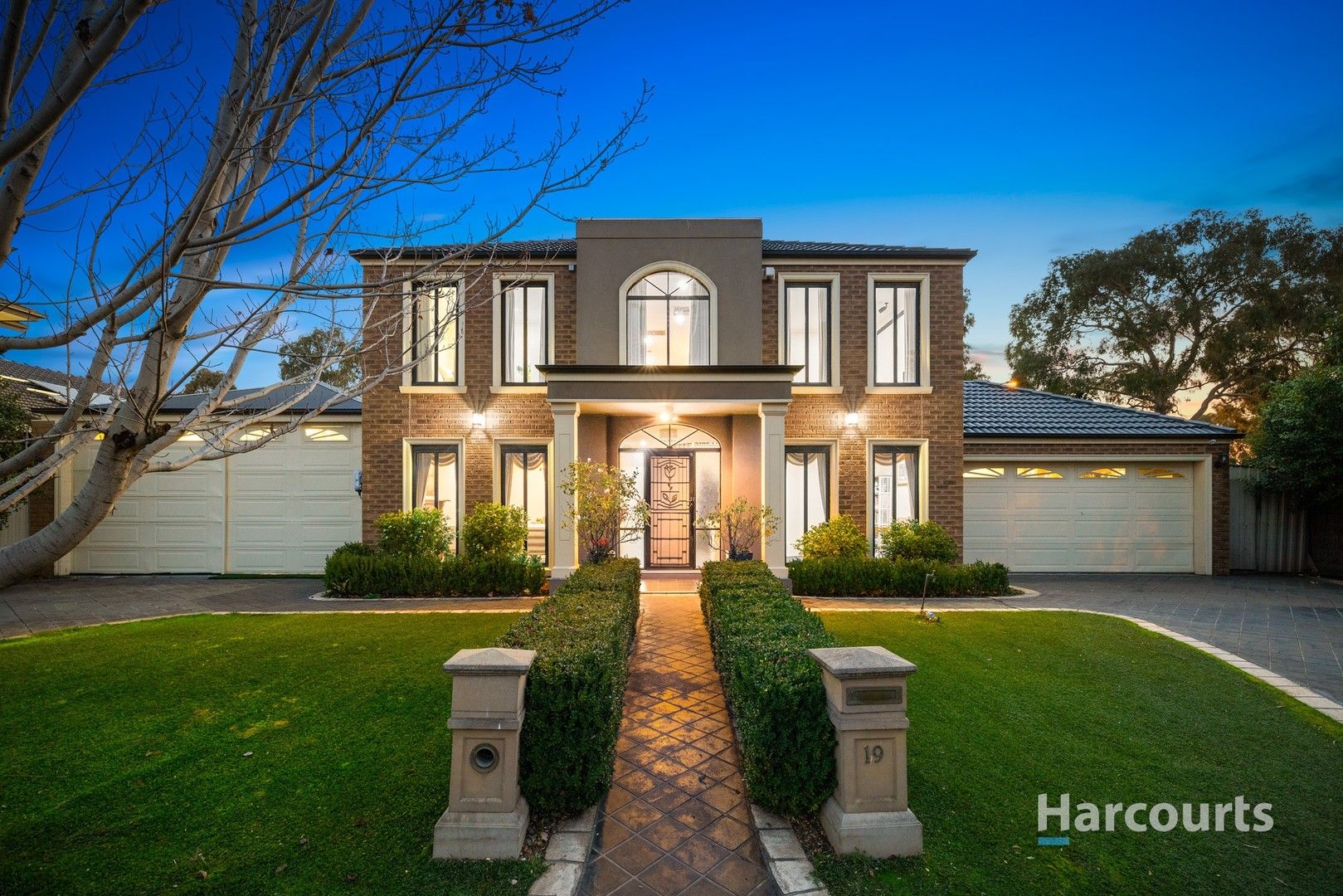 19 The Close, Caroline Springs VIC 3023 Domain