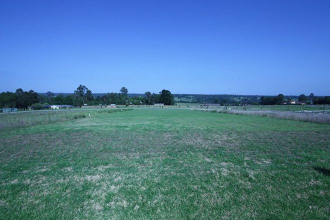 Picture of THE OAKS NSW 2570