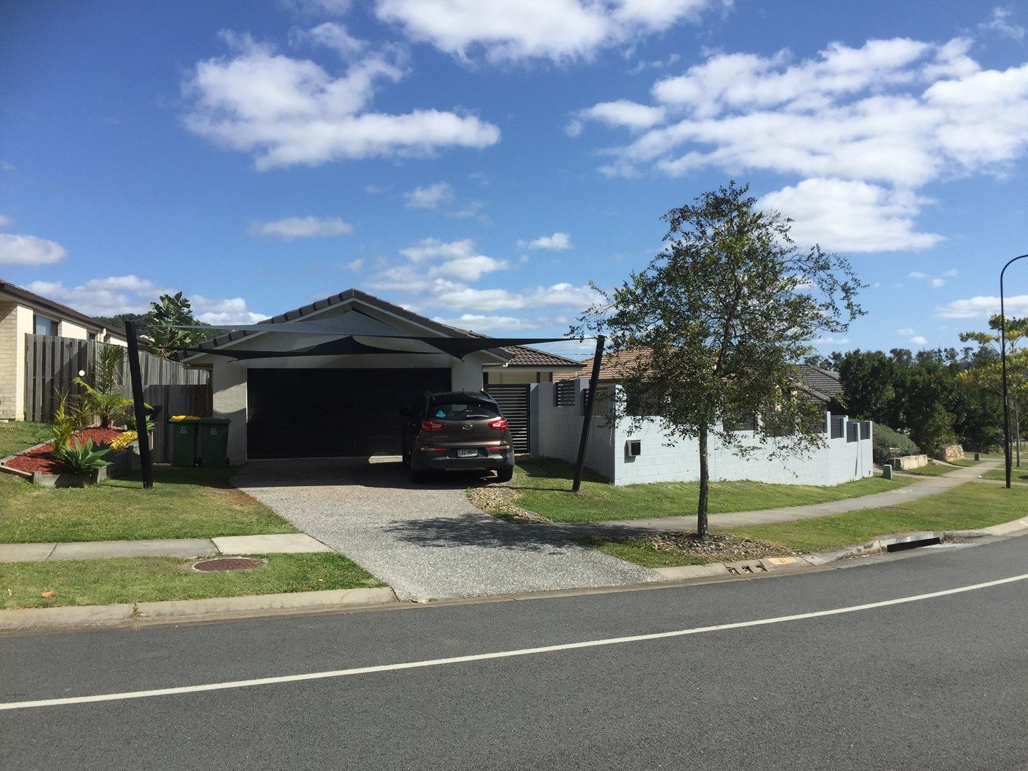 27  Shoalhaven Avenue, Pacific Pines QLD 4211, Image 0