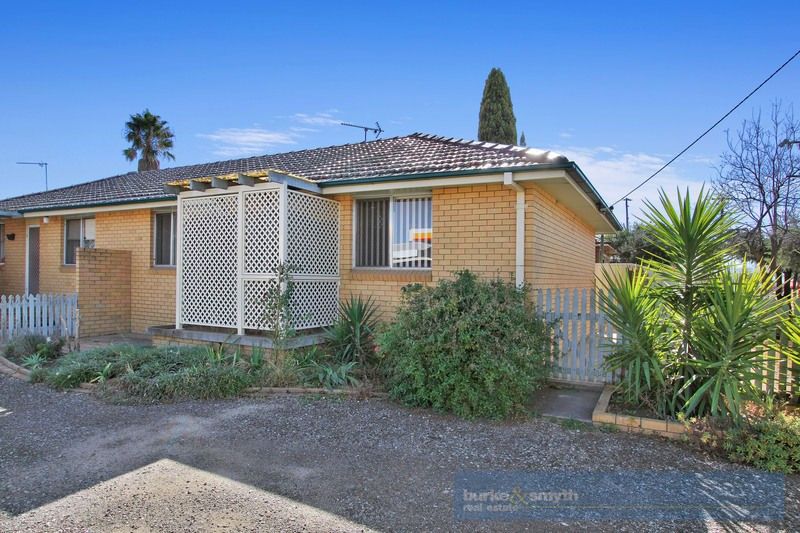 2 bedrooms House in 1/247 Goonoo Goonoo Road TAMWORTH NSW, 2340