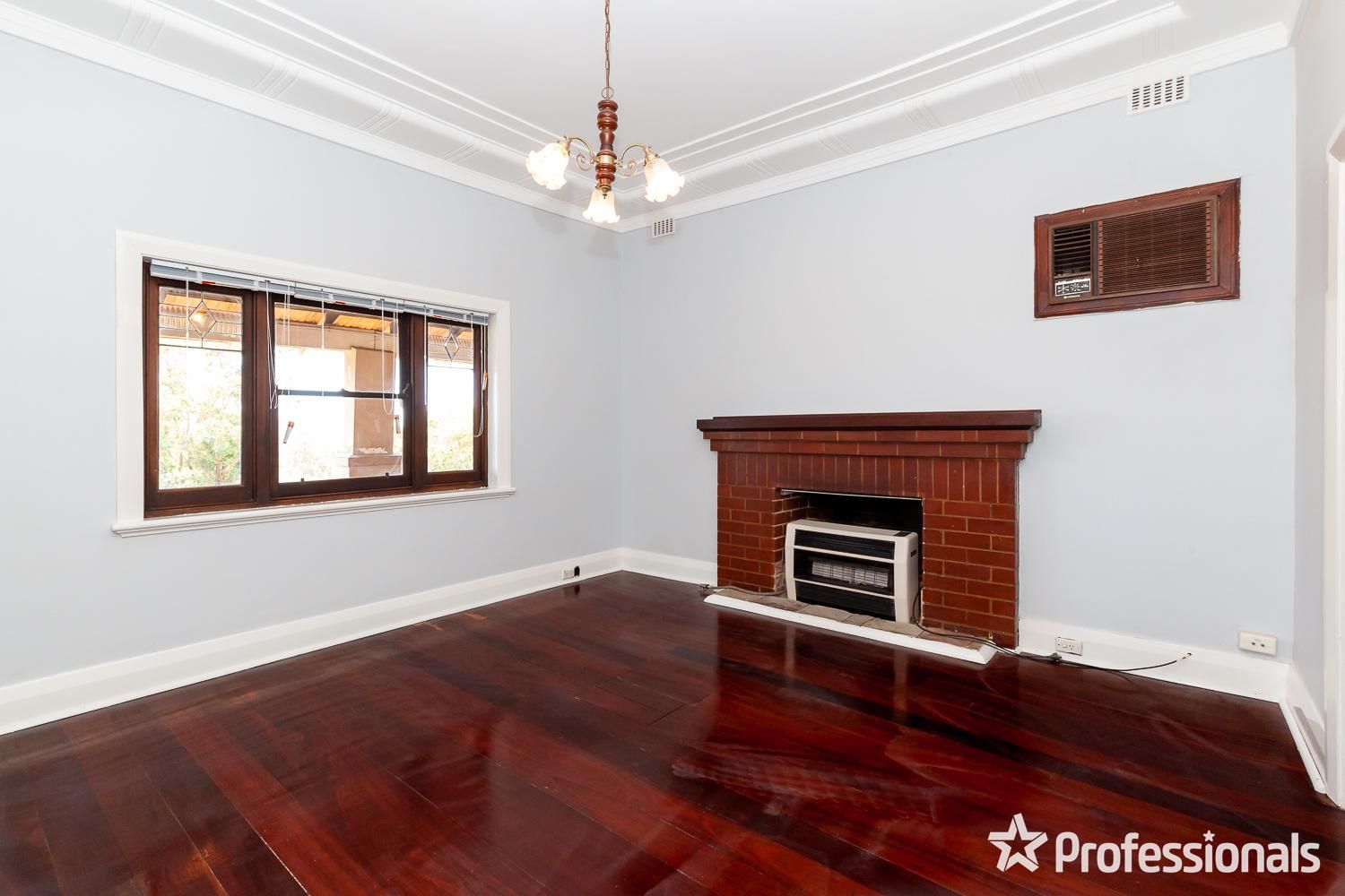 2 bedrooms House in 76 South Western Highway MOUNT RICHON WA, 6112