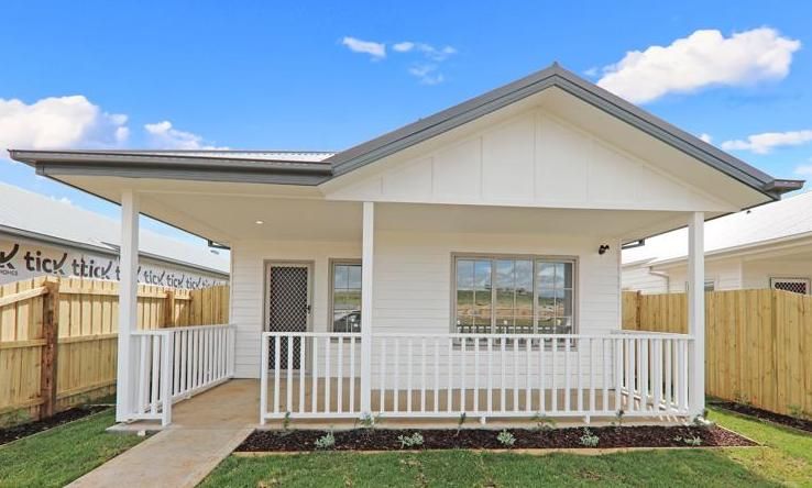 4 bedrooms House in 38 Lawler Road EYNESBURY VIC, 3338