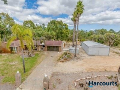 Picture of 426 Taylor Road, FORRESTDALE WA 6112