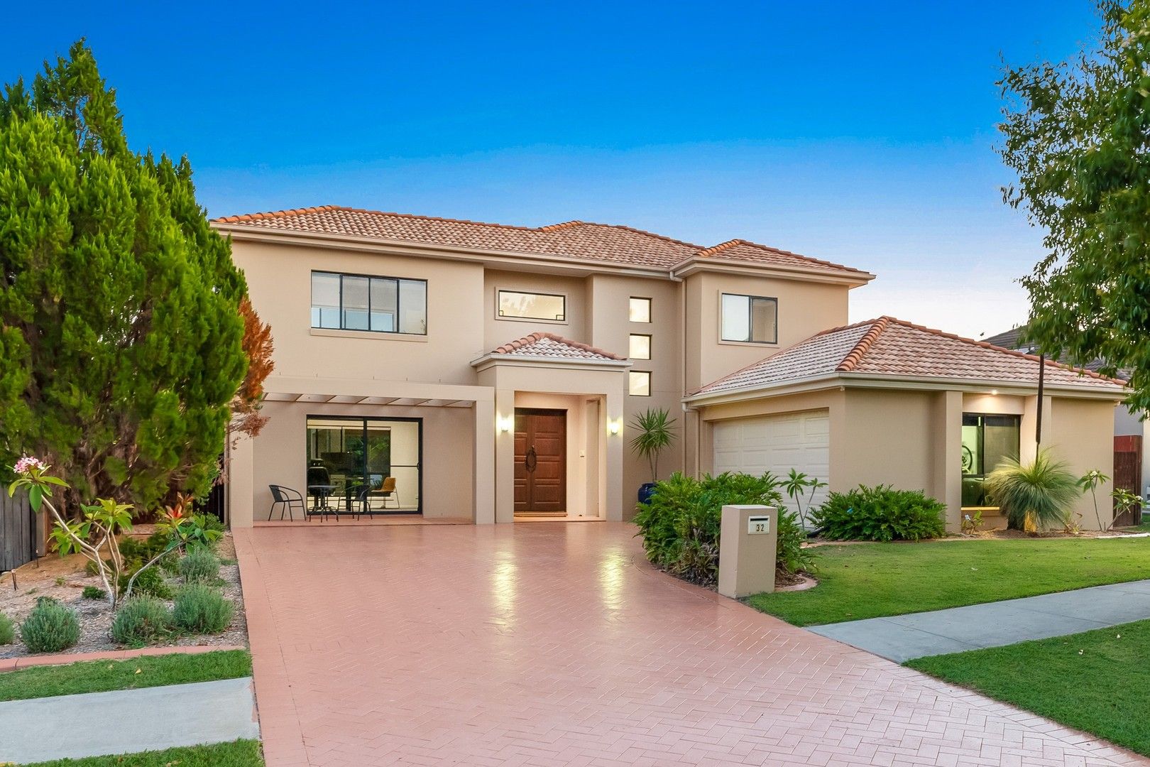 5 bedrooms House in 32 Sandpiper Avenue NORTH LAKES QLD, 4509