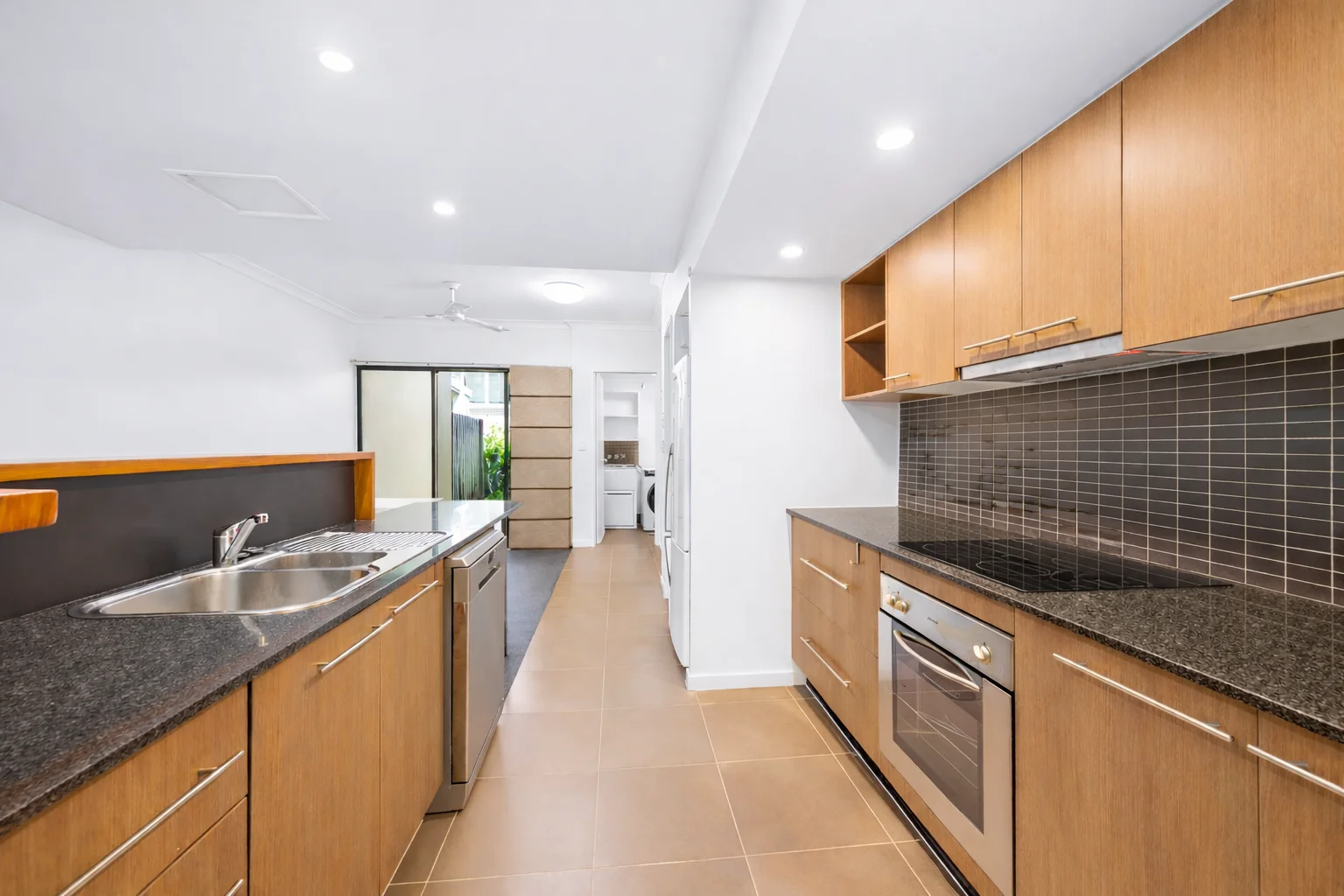 Additional image 3 of 4/42-52 Perkins Street, South Townsville QLD 4810