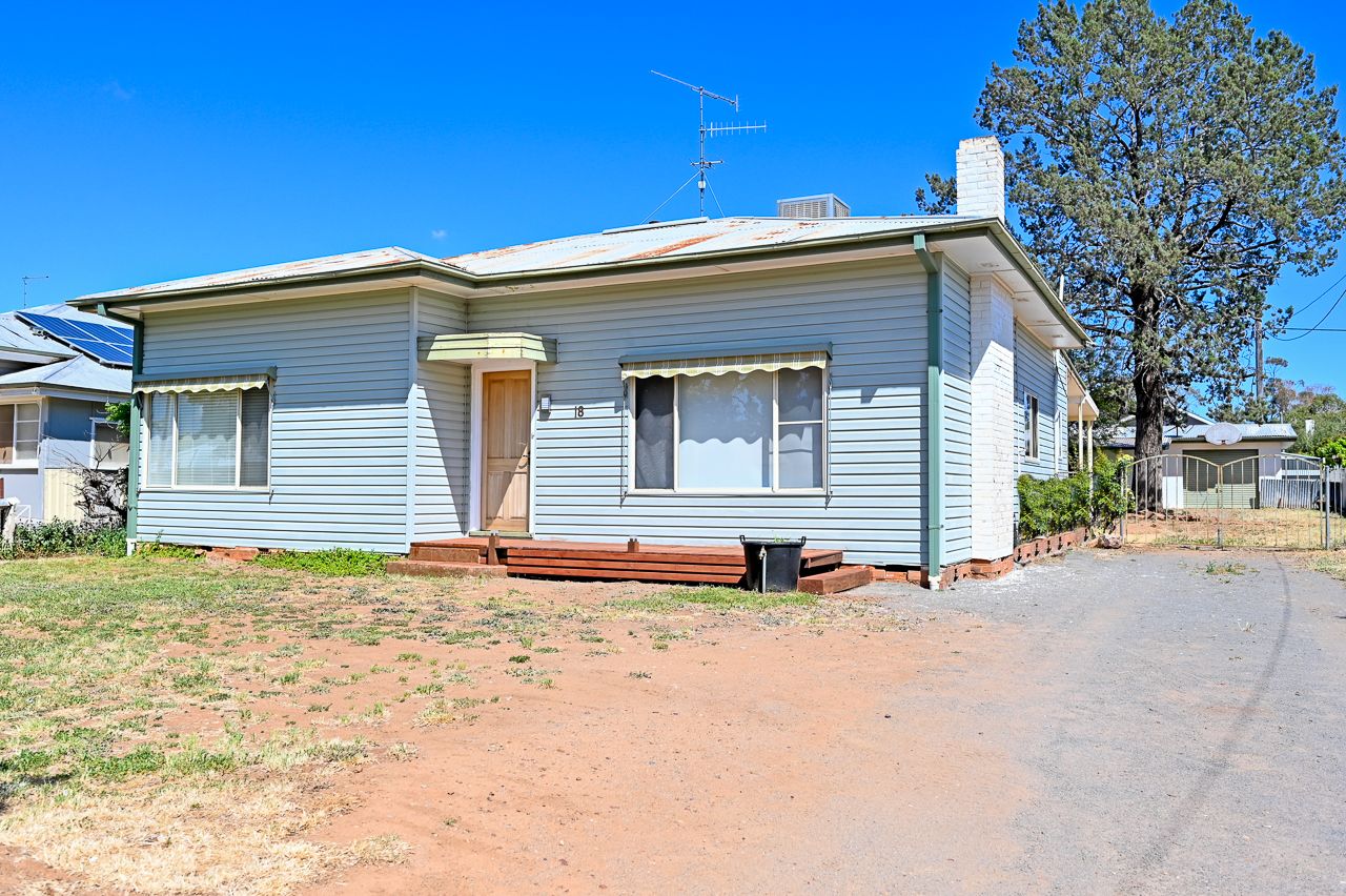 18 Currawang Ave, Leeton NSW 2705 Domain