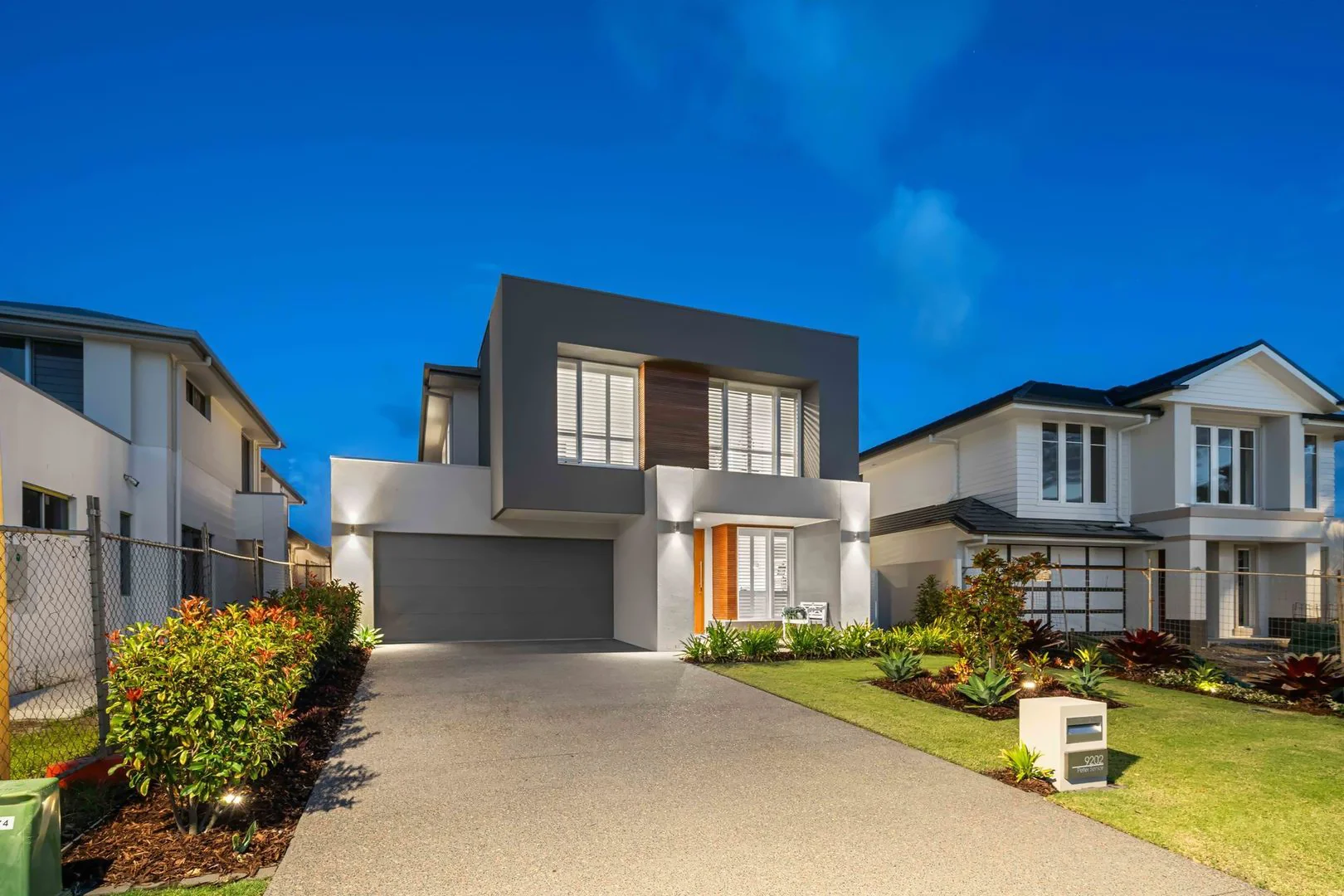 9202 Peter Senior Drive, Hope Island QLD 4212