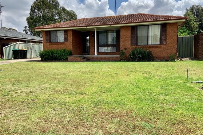 Picture of 3 Lago Place, ST CLAIR NSW 2759