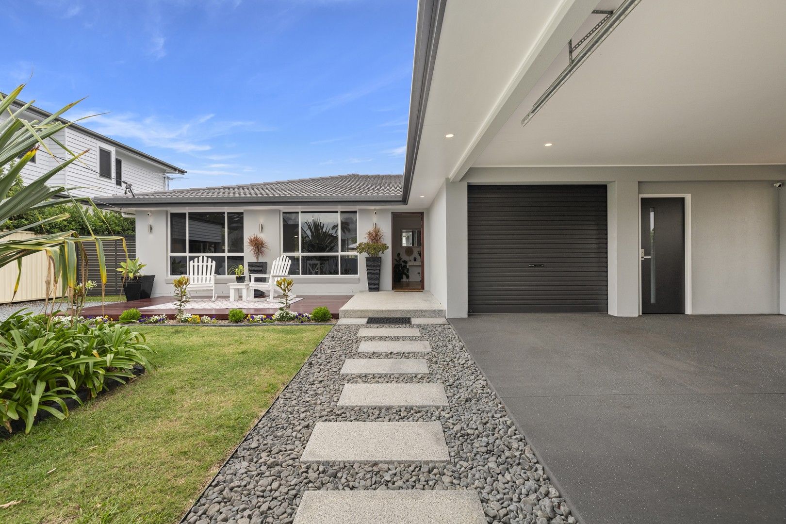 28 Kingfisher Crescent, Burleigh Waters QLD 4220, Image 0