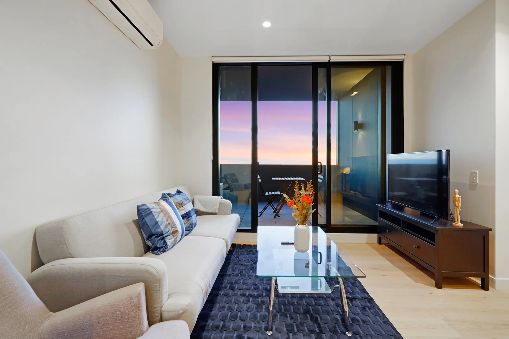 1911/259 Normanby Road, South Melbourne VIC 3205