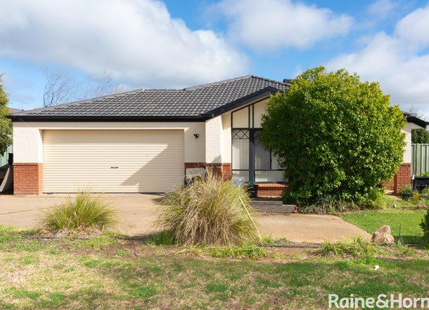 6 Teak Close, Forest Hill NSW 2651