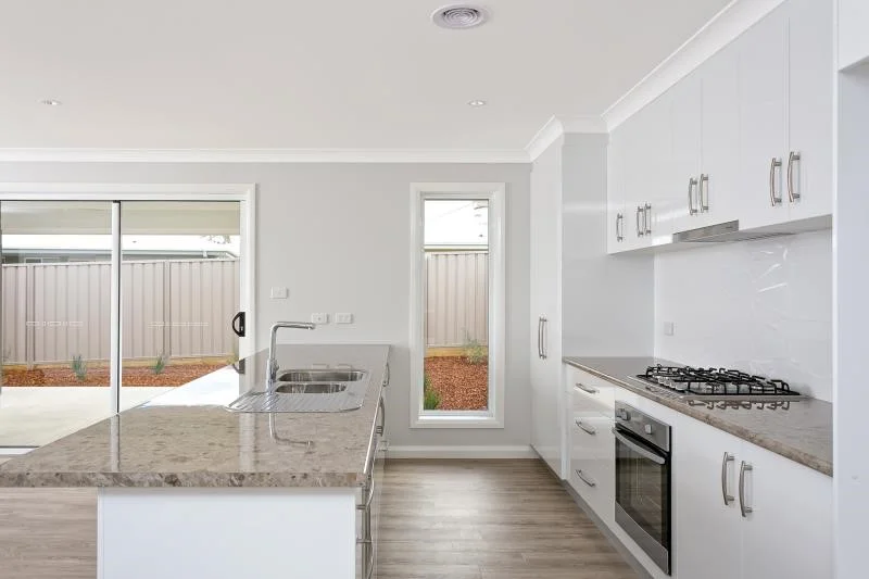 1/42 Breasley Cres, Boorooma NSW 2650