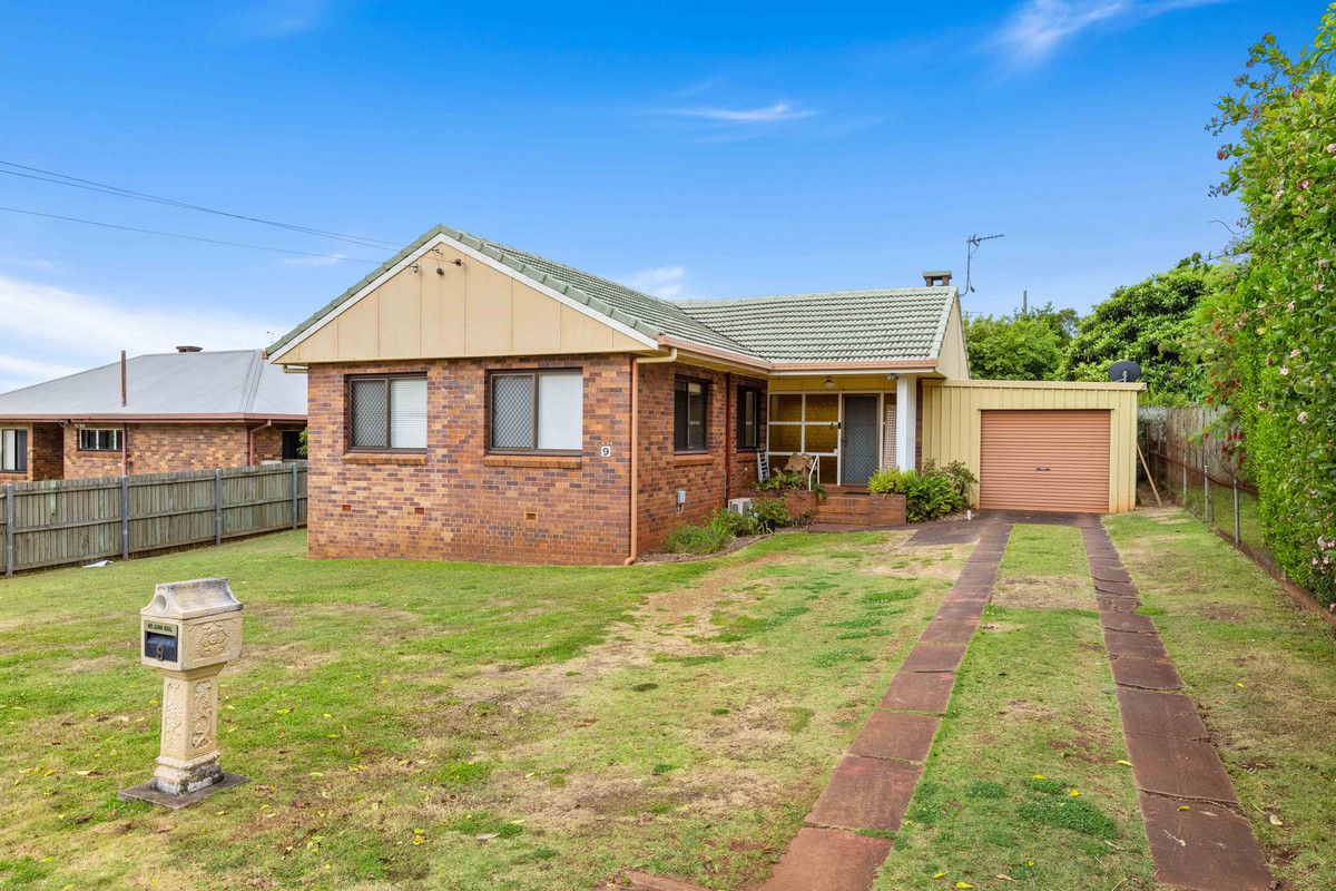 3 bedrooms House in 9 Murray Street NORTH TOOWOOMBA QLD, 4350