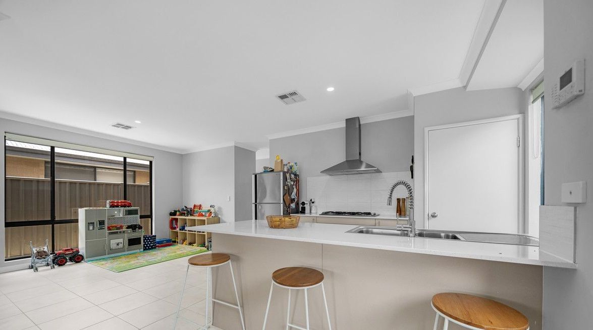3 bedrooms House in 51 Dragonfly Road BANKSIA GROVE WA, 6031