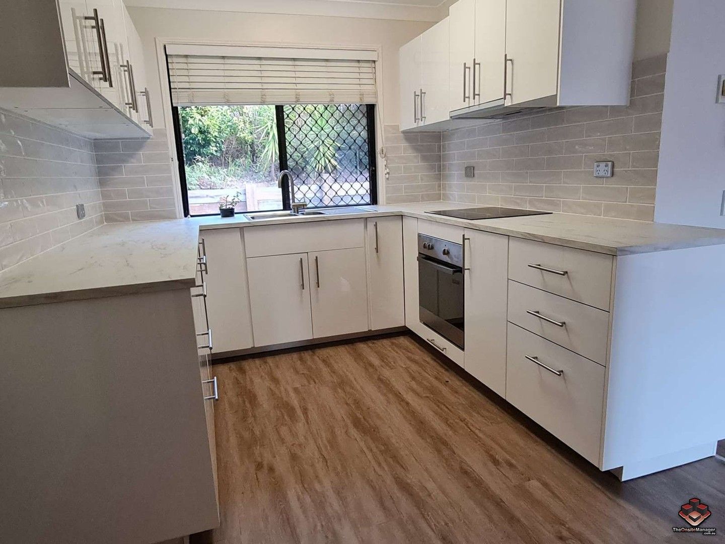 3 bedrooms Townhouse in  CARINA HEIGHTS QLD, 4152