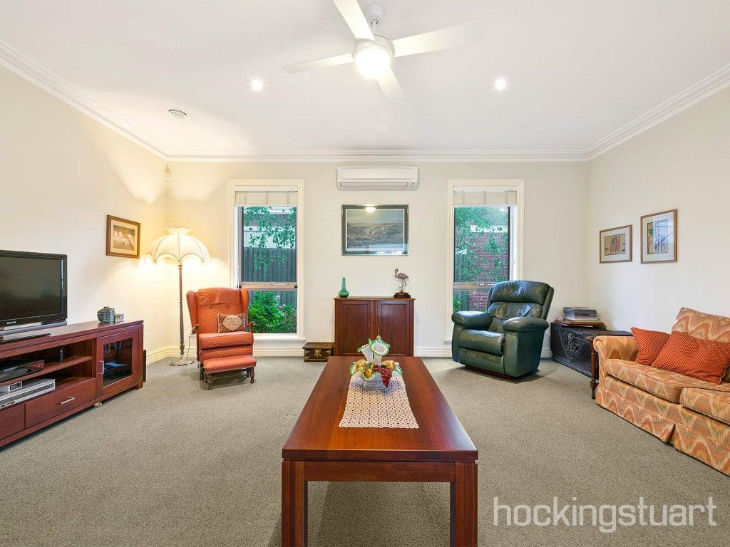 1/1 Deakin Street South, Hampton VIC 3188, Image 2