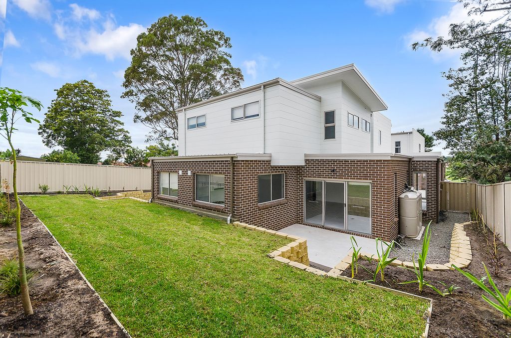 2/32 Brian Street, Balgownie NSW 2519 Townhouse For Rent Domain